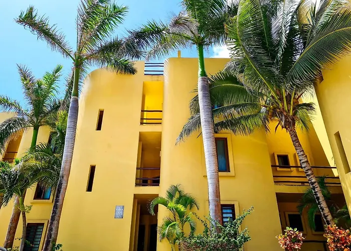Stylish Oceanfront Condo With Pool